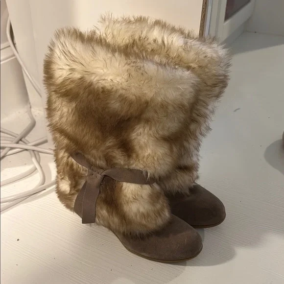 Faux Fur Winter Boots with Bow - Picture 1 of 5